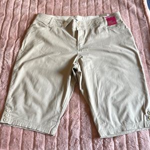 Lane Bryant Pedal Capri (NWT)